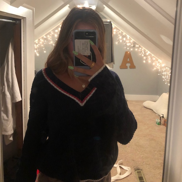 sweater - Picture 2 of 2